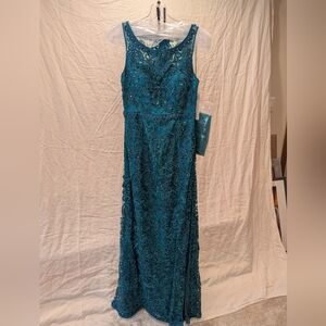 Elegant Teal Sleeveless Gown